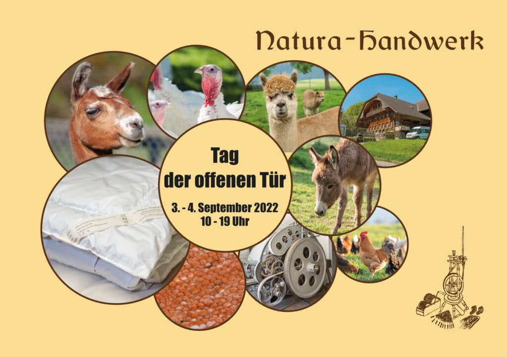 Werbung für den "Tag der offenen Tür" bei Natura-Handwerk am 3. und 4. September 2022 von 10 bis 19 Uhr mit Fotos von Tieren wie Alpakas, Lamas, Truthähnen, Eseln und einem Huhn sowie Bildern eines Bauernhofs, landwirtschaftlicher Maschinen und Produkten wie Linsen und verpackten Waren vor einem gelben Hintergrund.