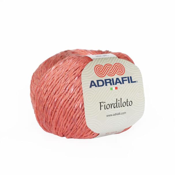 Rotes Garnknäuel der Marke Adriafil, Modell Fiordiloto.