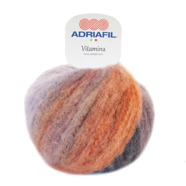Ein Knäuel mehrfarbige Wolle von Adriafil, genannt Vitamina.